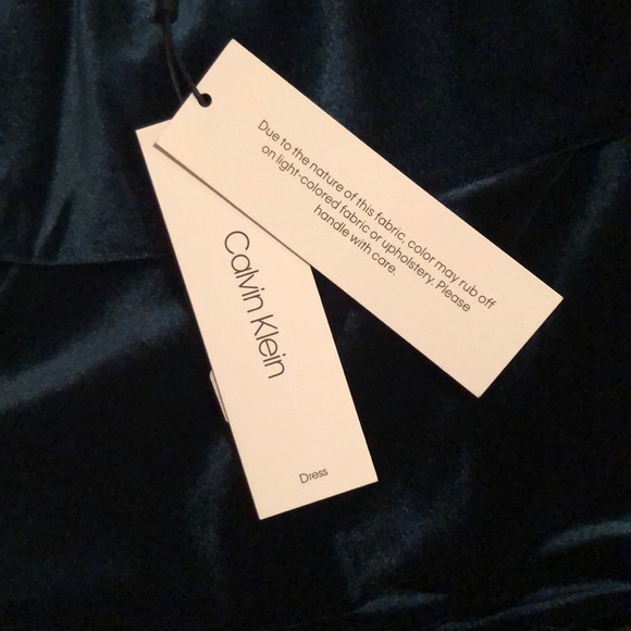 GREEN VELVET OFF THE SHOULDER - Picture 5 of 5